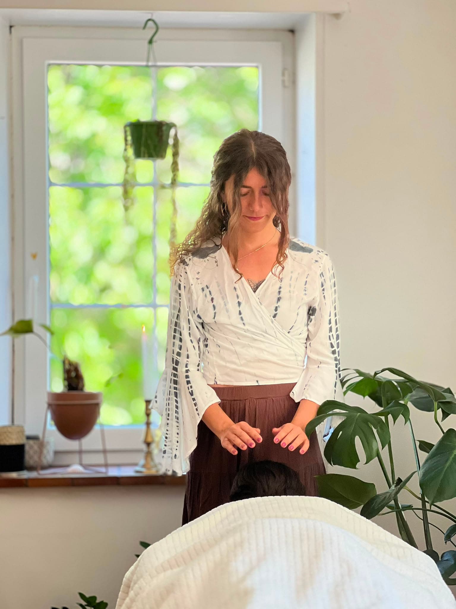 Professional providing a therapeutic massage
